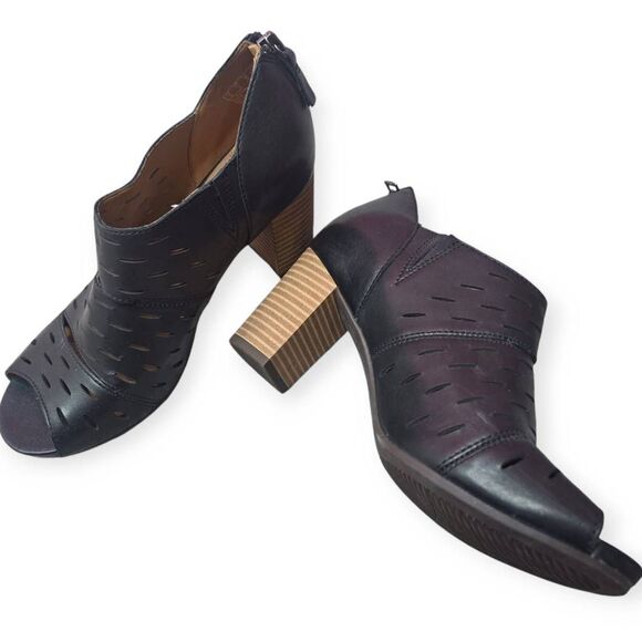 Clarks Women's Banoy Takala Dress Sandal Black Leather size 7.5 Medium - Picture 1 of 8